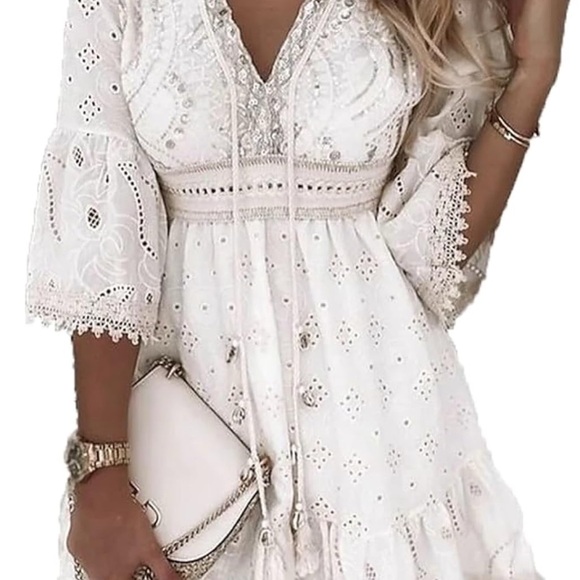 Dresses & Skirts - NEW White Lace Dress size MED